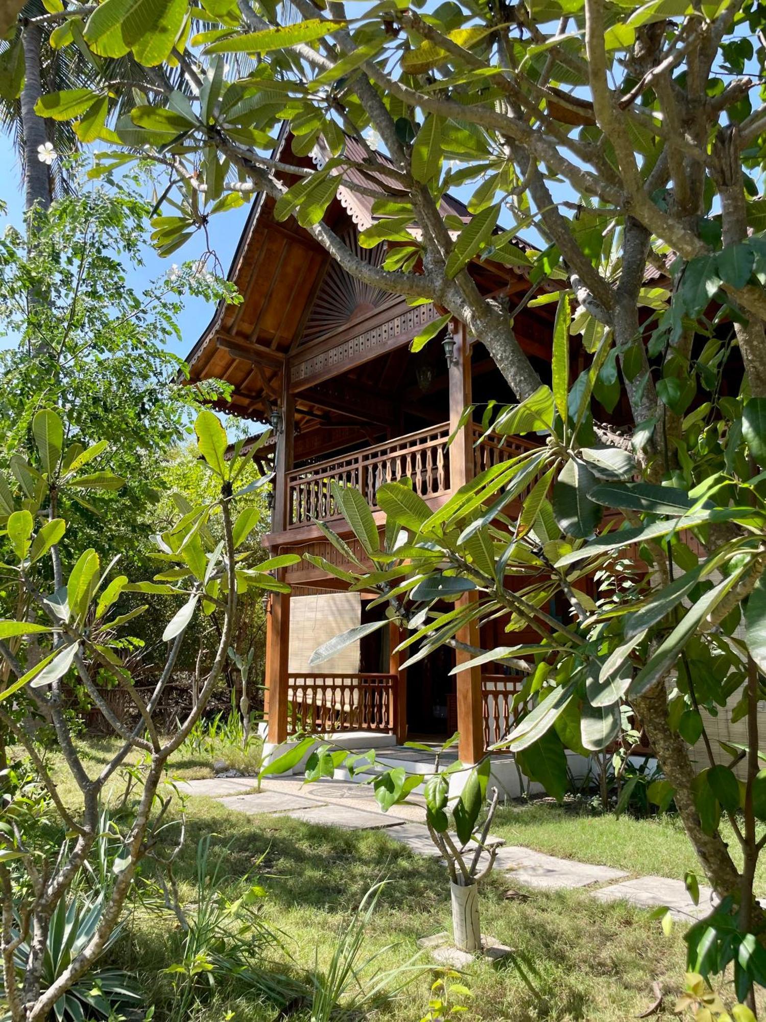 The Exile Sunsetpoint Hotel Gili Trawangan Exterior foto