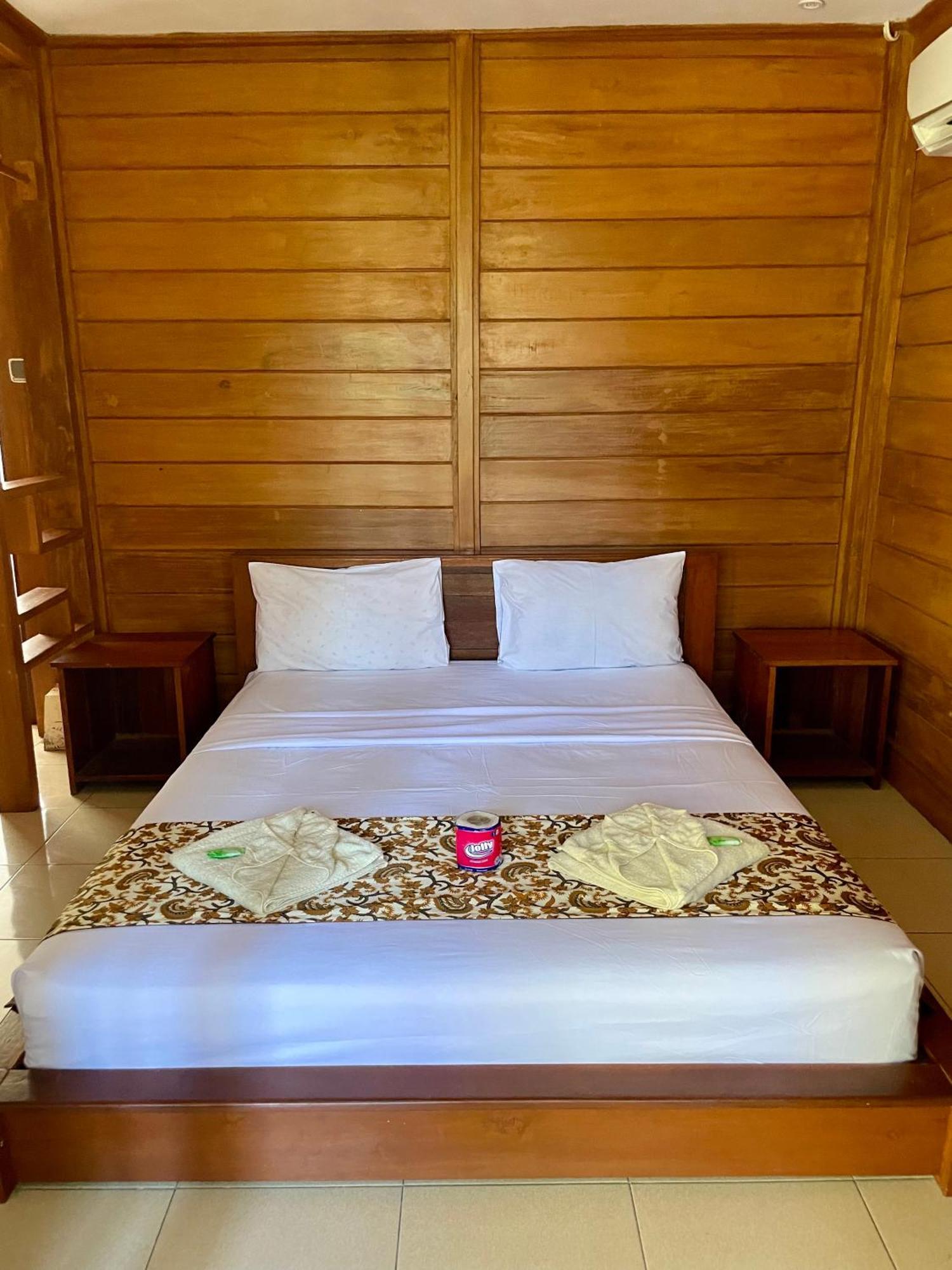 The Exile Sunsetpoint Hotel Gili Trawangan Exterior foto