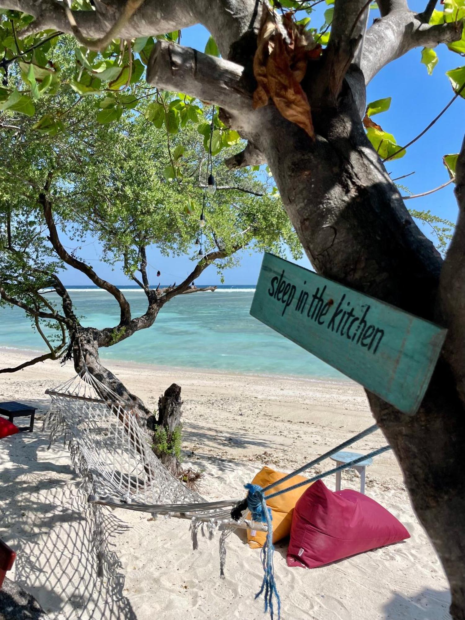 The Exile Sunsetpoint Hotel Gili Trawangan Exterior foto