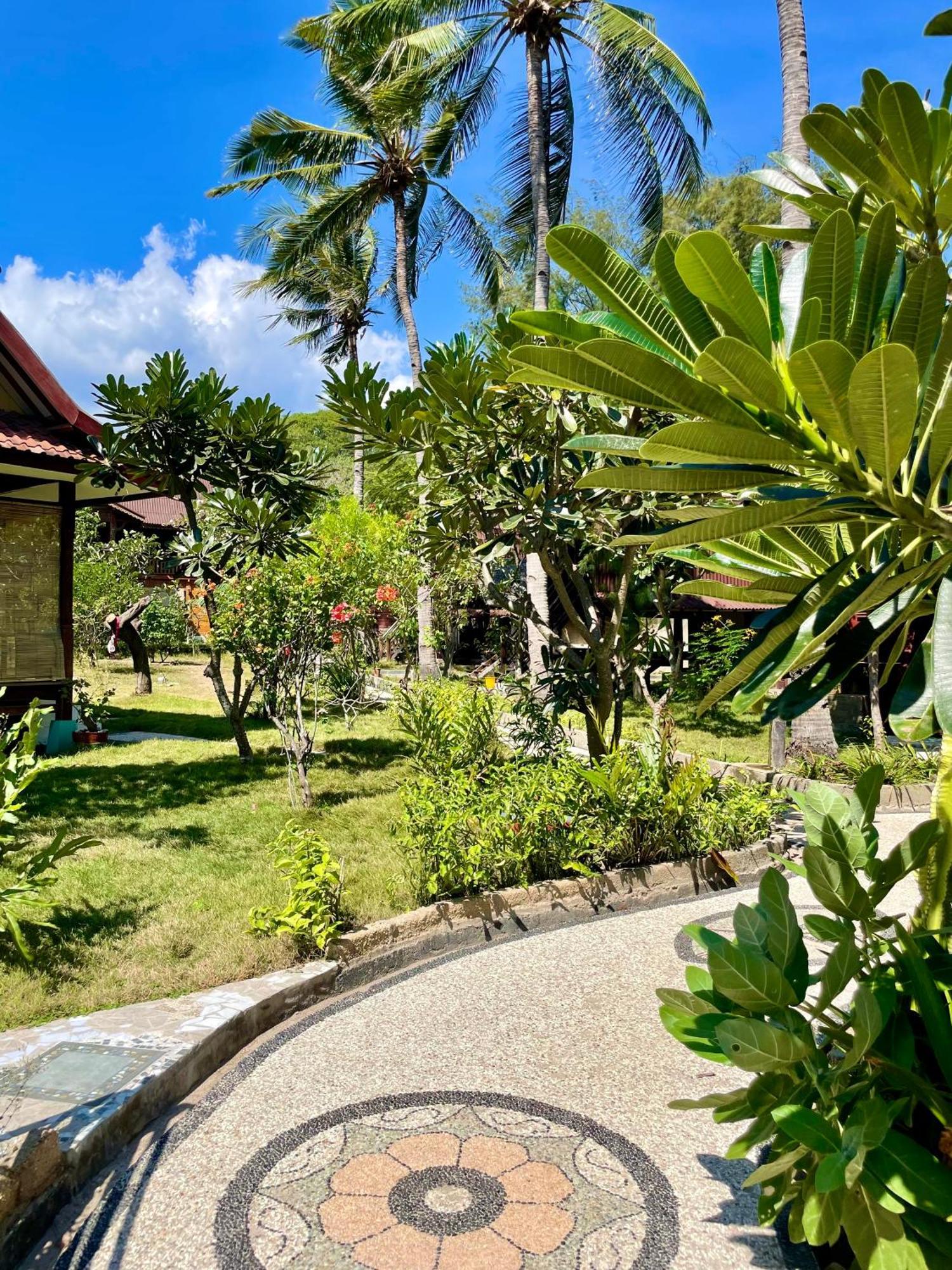 The Exile Sunsetpoint Hotel Gili Trawangan Exterior foto